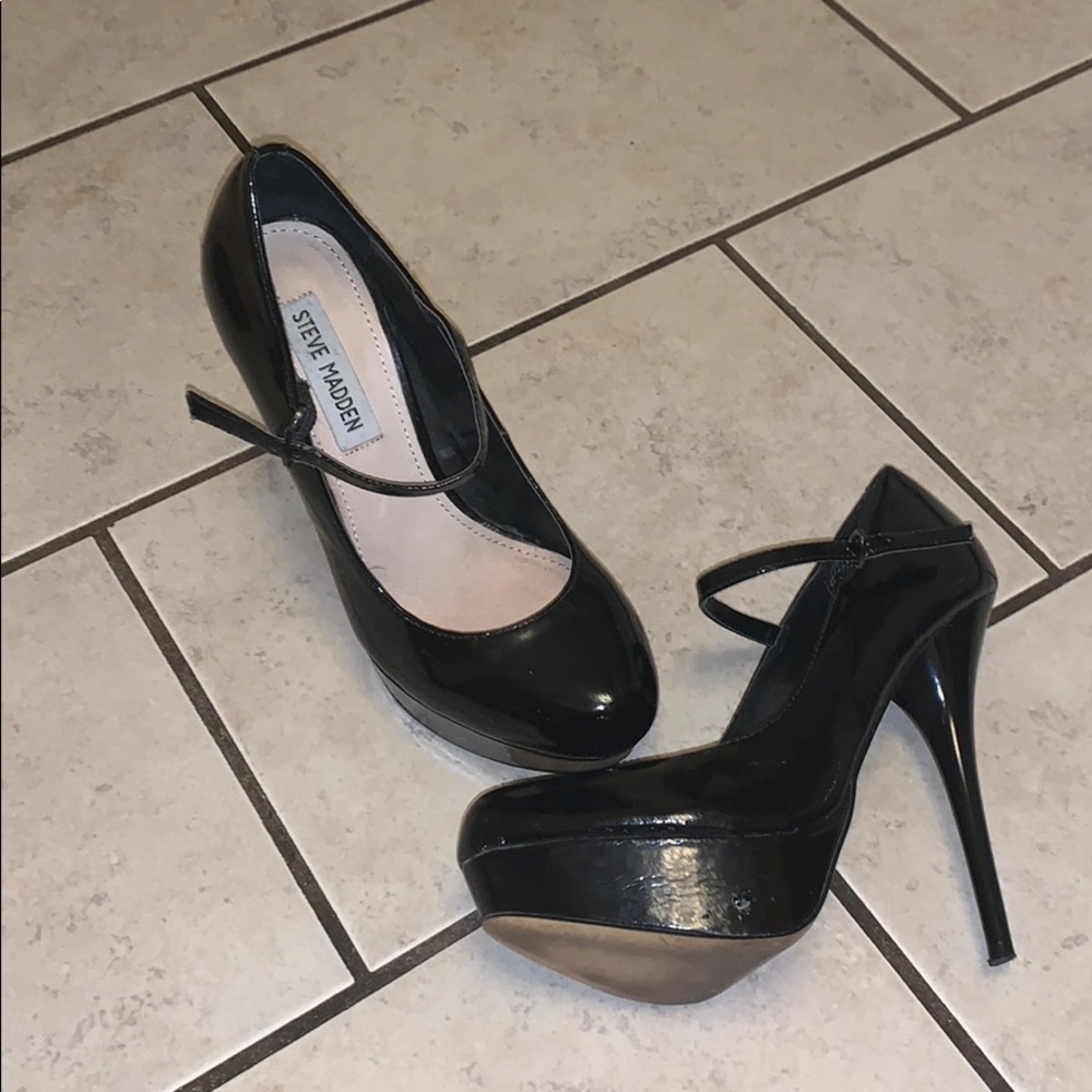 Steve Madden - Black Platform Heels Cougarr - size 7